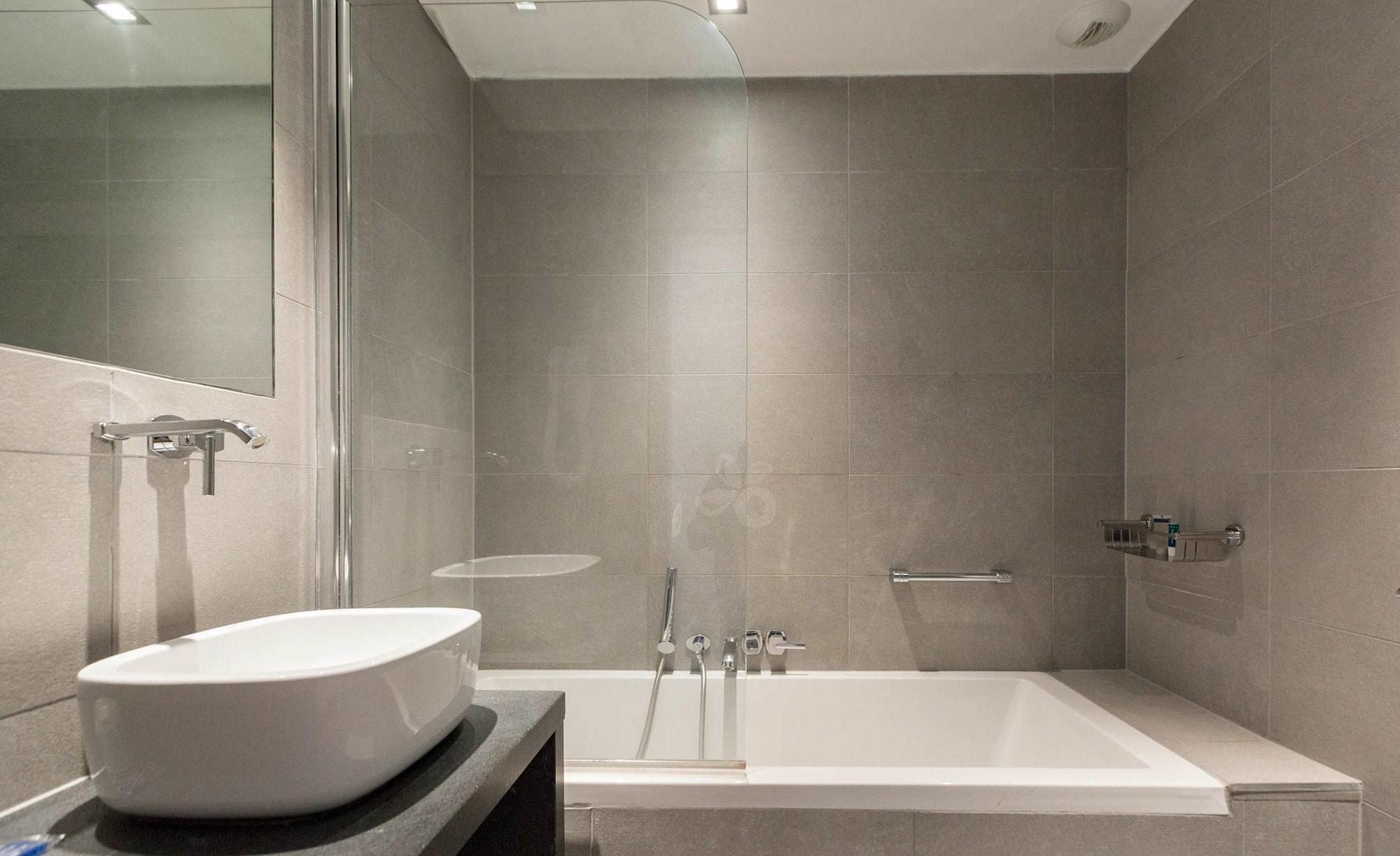 Hotel Aqua By Happyculture Saint-Gilles Kültér fotó