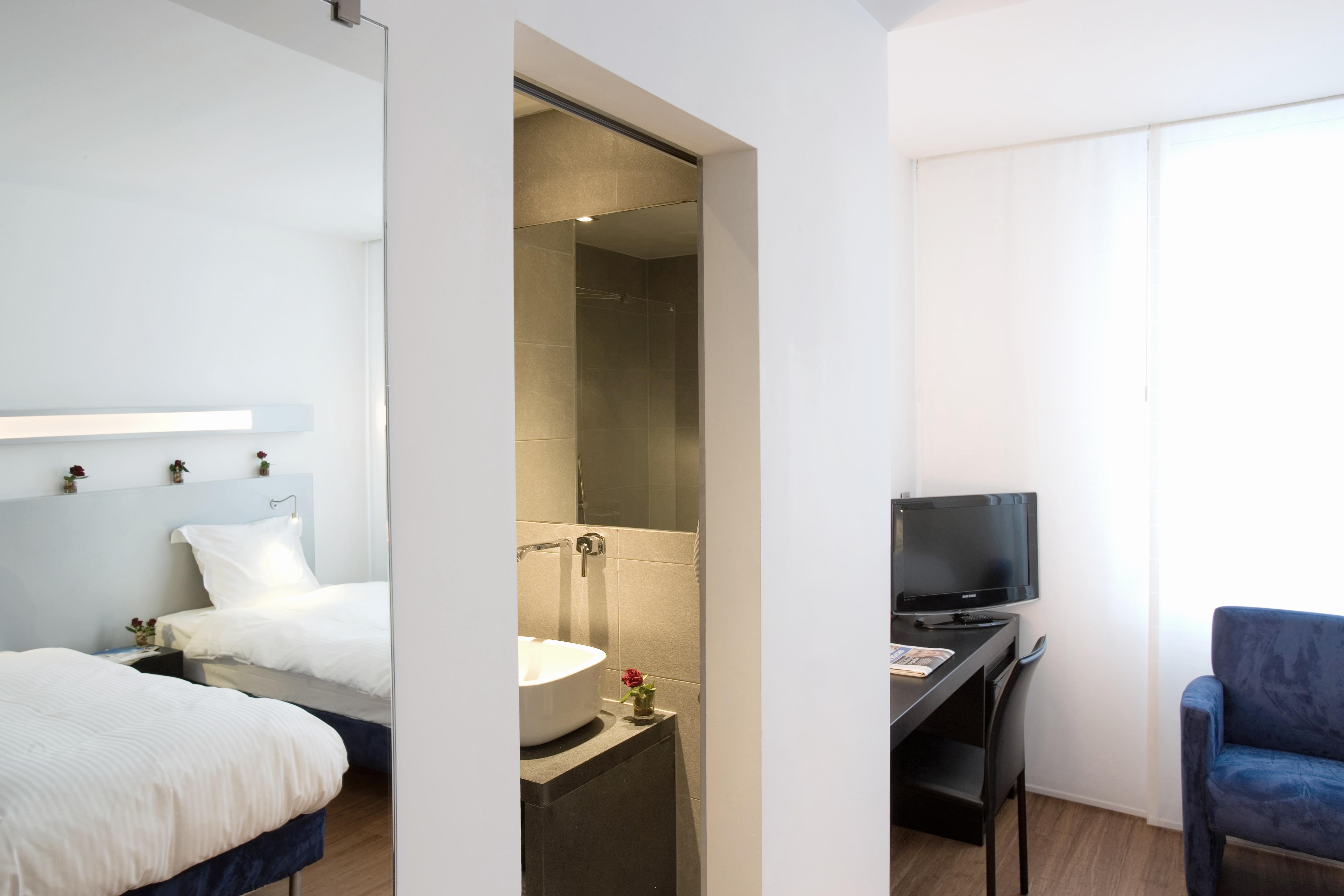 Hotel Aqua By Happyculture Saint-Gilles Kültér fotó