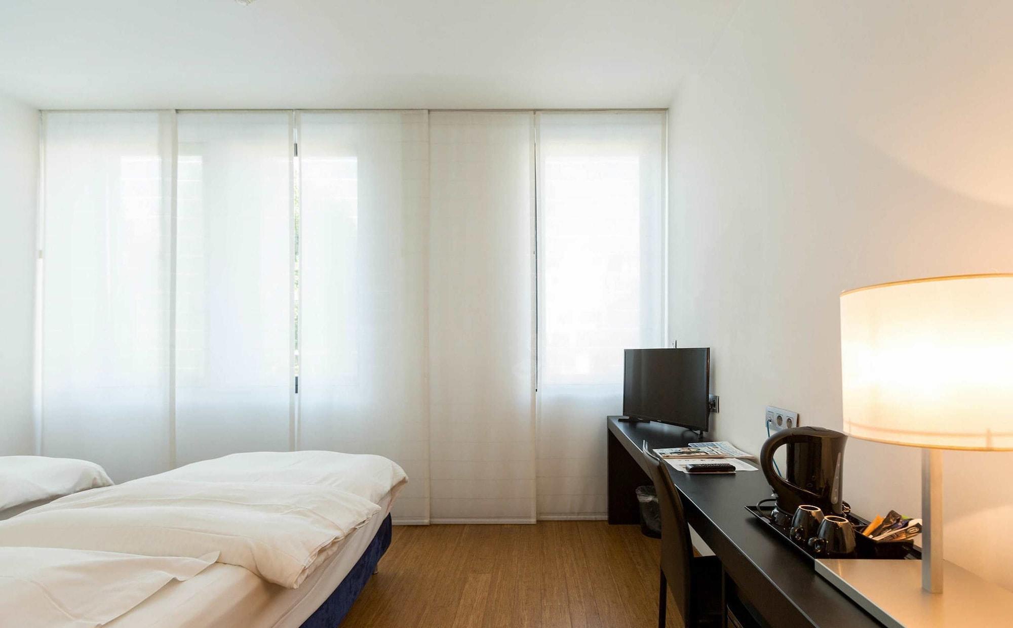 Hotel Aqua By Happyculture Saint-Gilles Kültér fotó