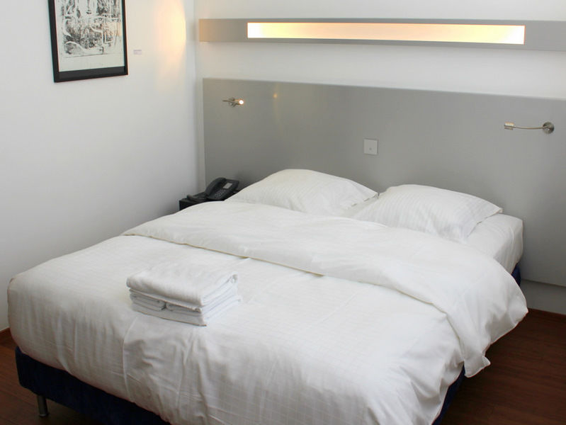 Hotel Aqua By Happyculture Saint-Gilles Kültér fotó